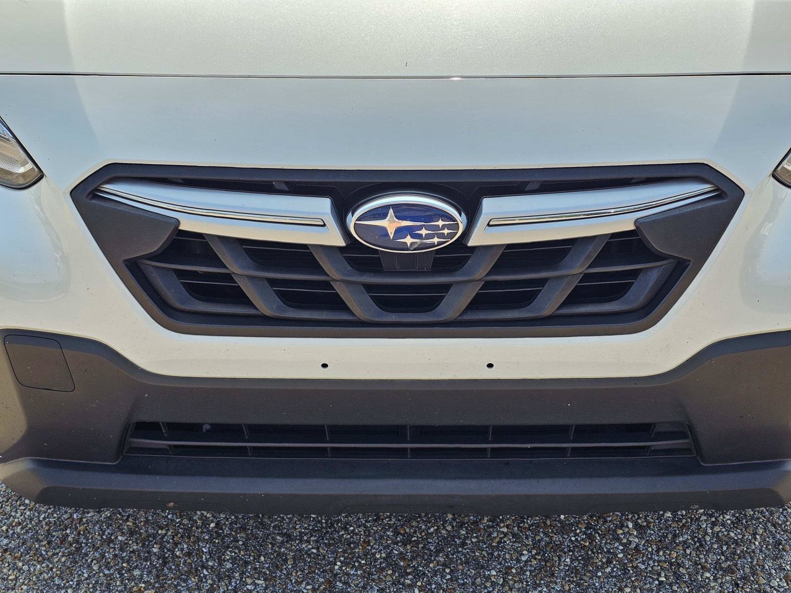 Used 2021 Crystal White Pearl Subaru Limited image 3