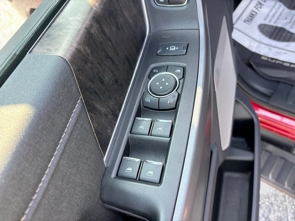 Used 2025 Red Ford Lariat image 27