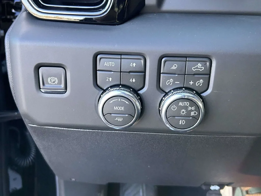 New 2026 Onyx Black GMC AT4 image 26