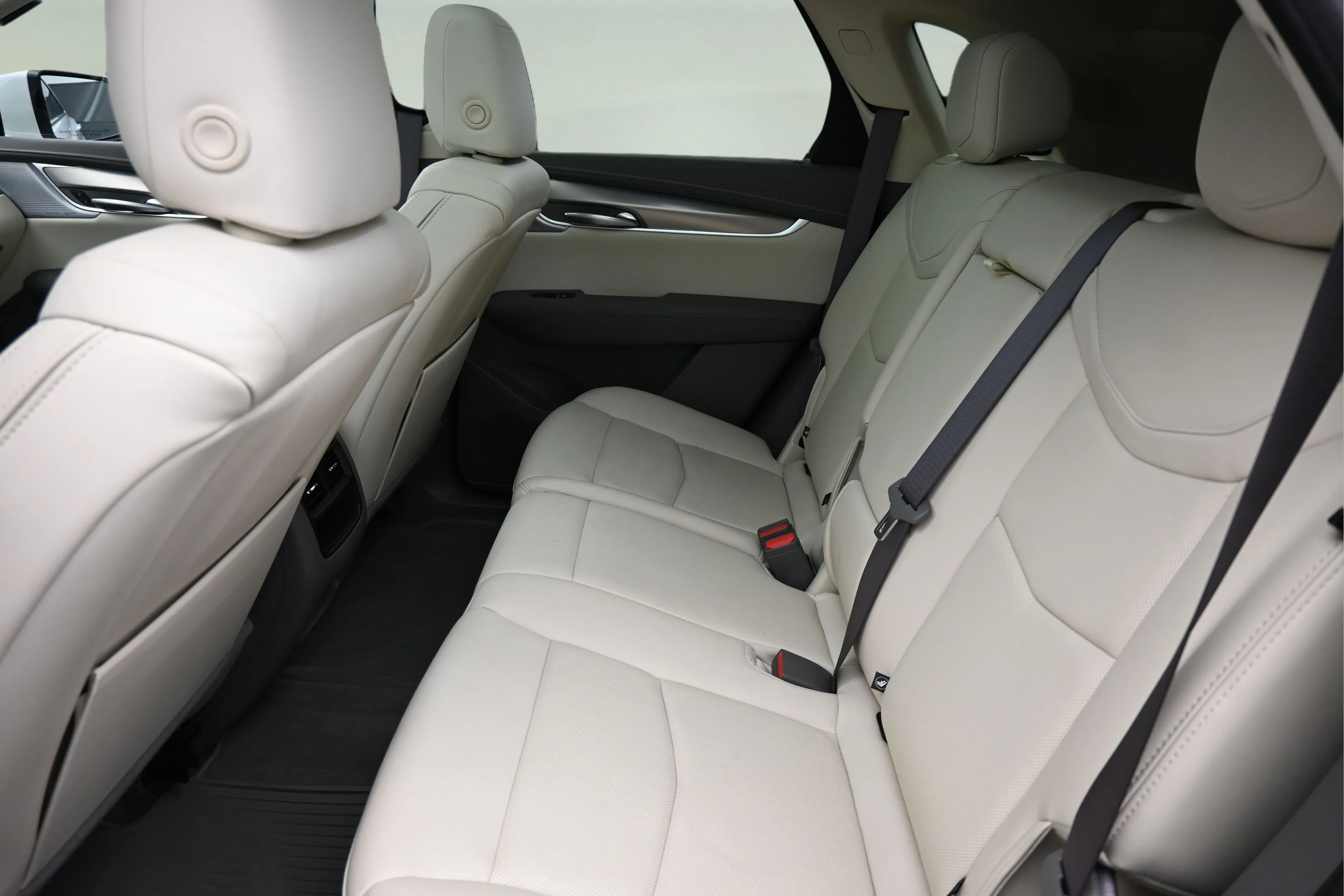 Used 2024 Crystal White Tricoat Cadillac AWD Premium Luxury image 9