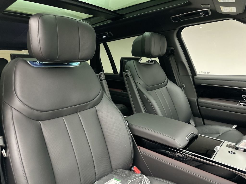 New 2026 Santorini Black Land Rover Autobiography image 14