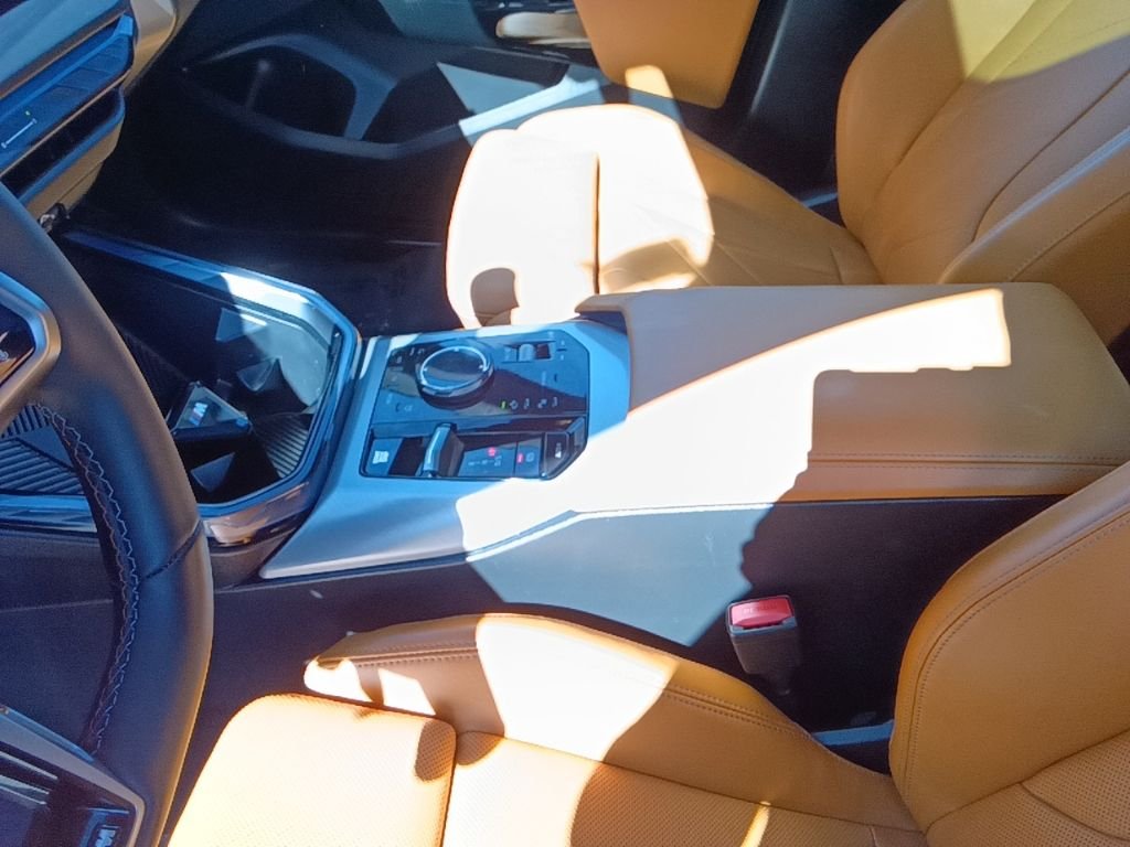Used 2026 Black Sapphire Metallic BMW M50 xDrive image 18