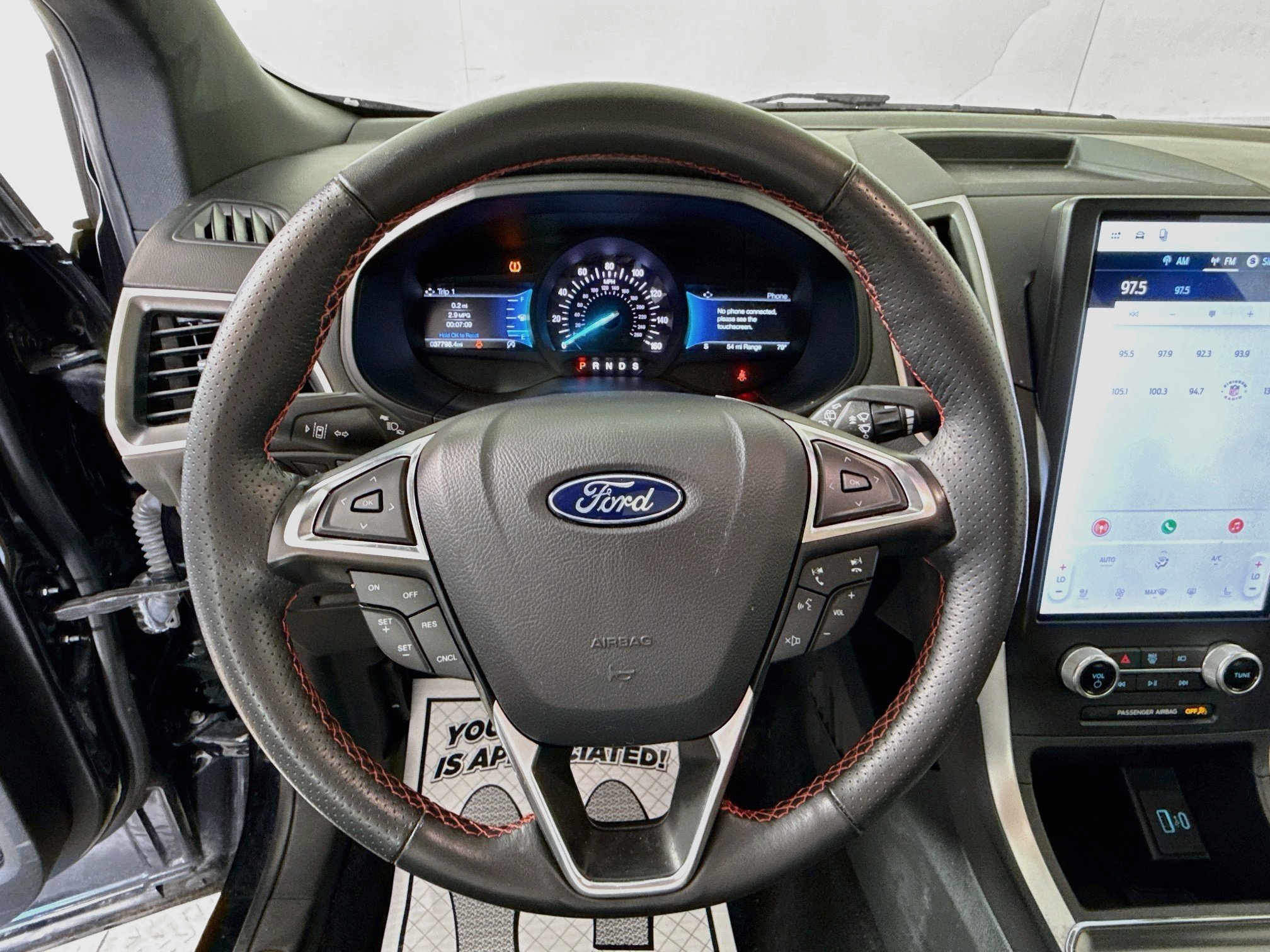 Used 2024 Agate Black Metallic Ford ST-Line image 11