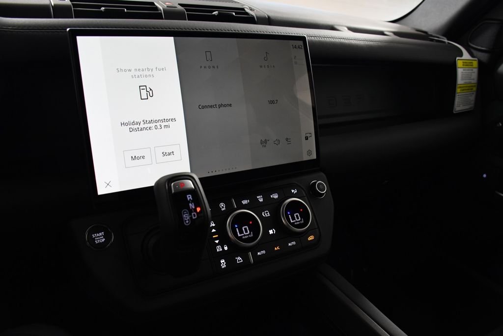 New 2026 Keswick Green Land Rover  image 31