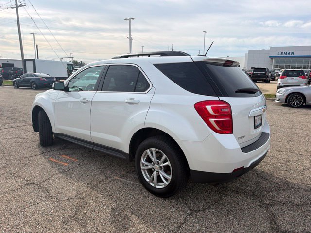 Used 2016 IRIDESCENT PEARL TRICOAT Chevrolet LT image 4