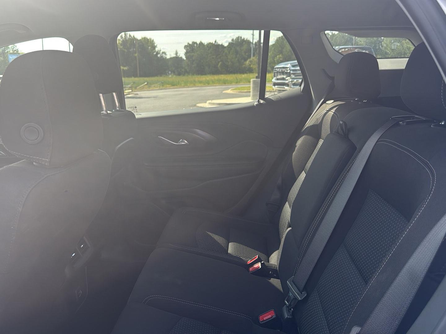 Used 2024 Summit White GMC SLE image 23