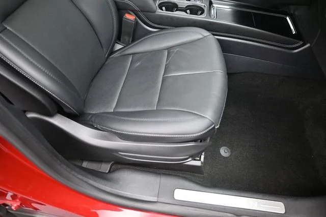 Used 2023 Red Lincoln Grand Touring image 33