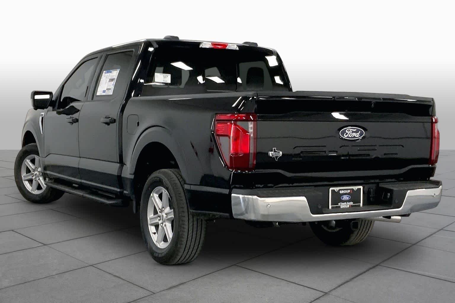 New 2026 Agate Black Metallic Ford XLT image 11