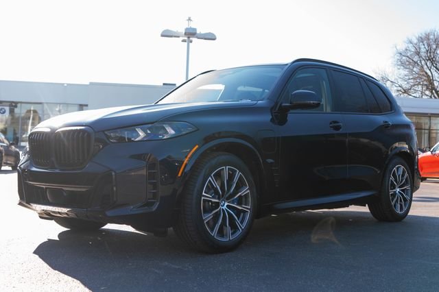 2026 BMW X5 xDrive50e's photo