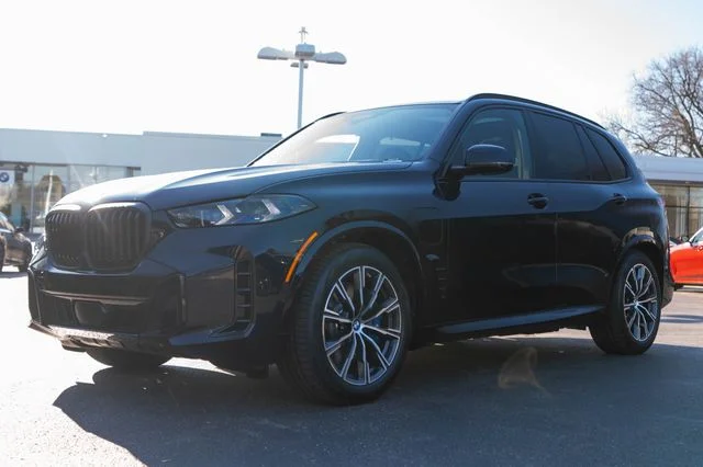2026 BMW X5 xDrive50e's photo