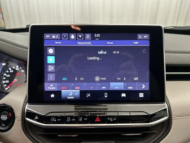 Used 2025 Silver Jeep Limited image 14