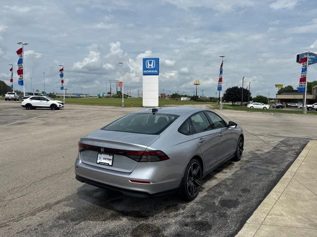 New 2026 Solar Silver Metallic Honda SE image 3