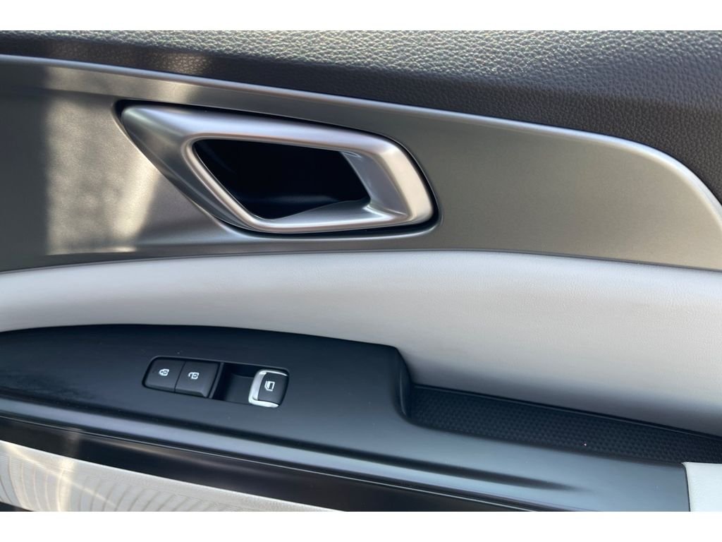 Used 2022 DEEP CHROMA BLUE Kia LXS image 21