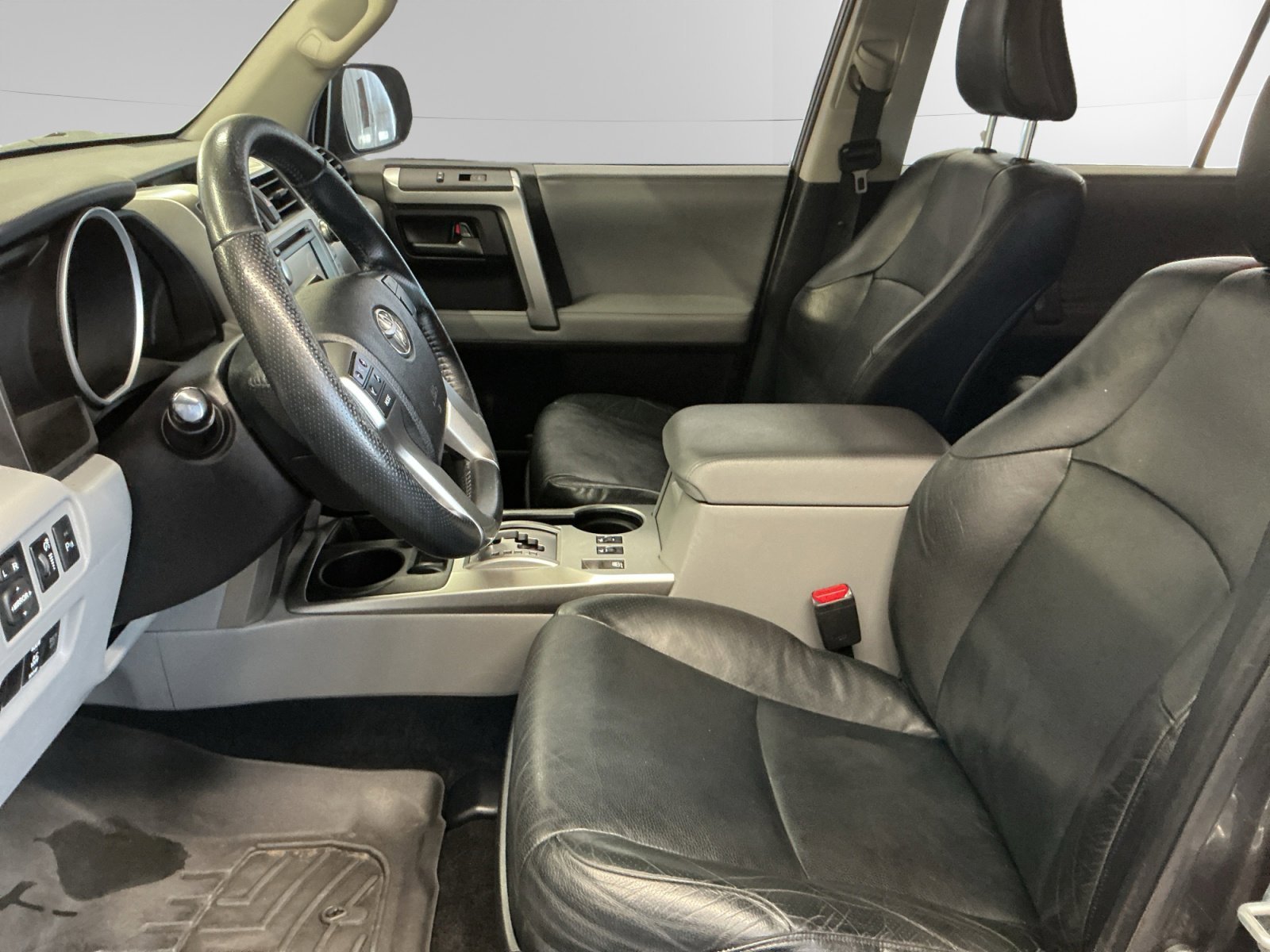 Used 2012 Gray Toyota SR5 image 9