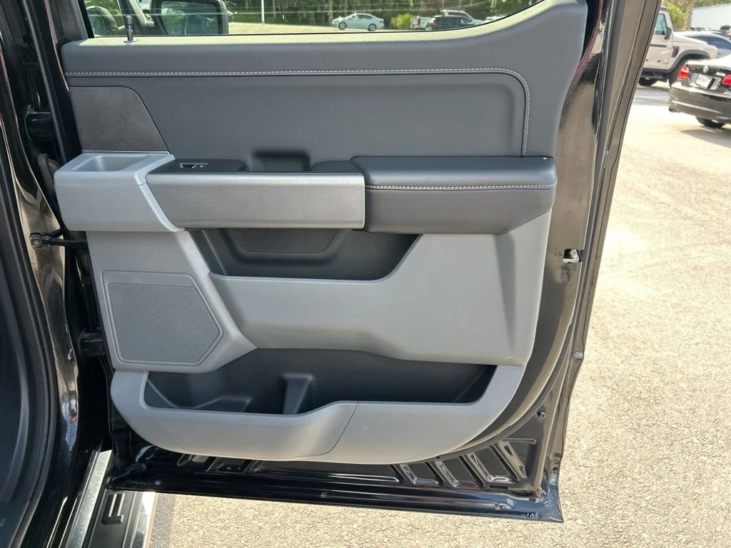 Used 2025 Black Ford XLT image 44