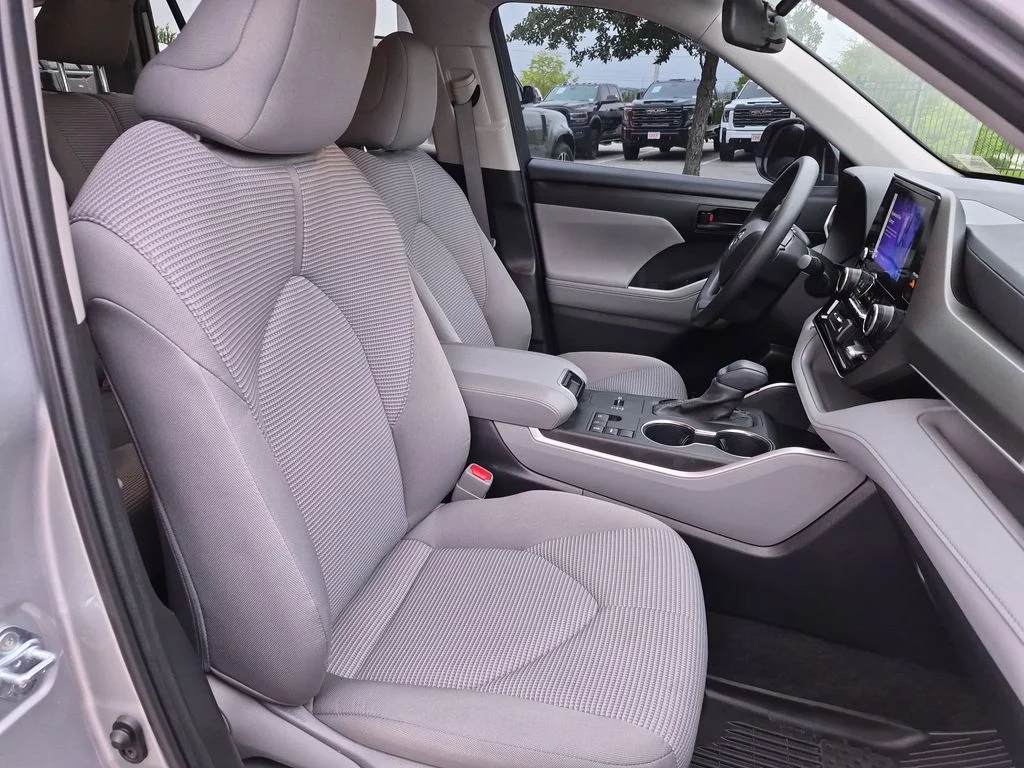 Used 2023 Silver Toyota L image 39