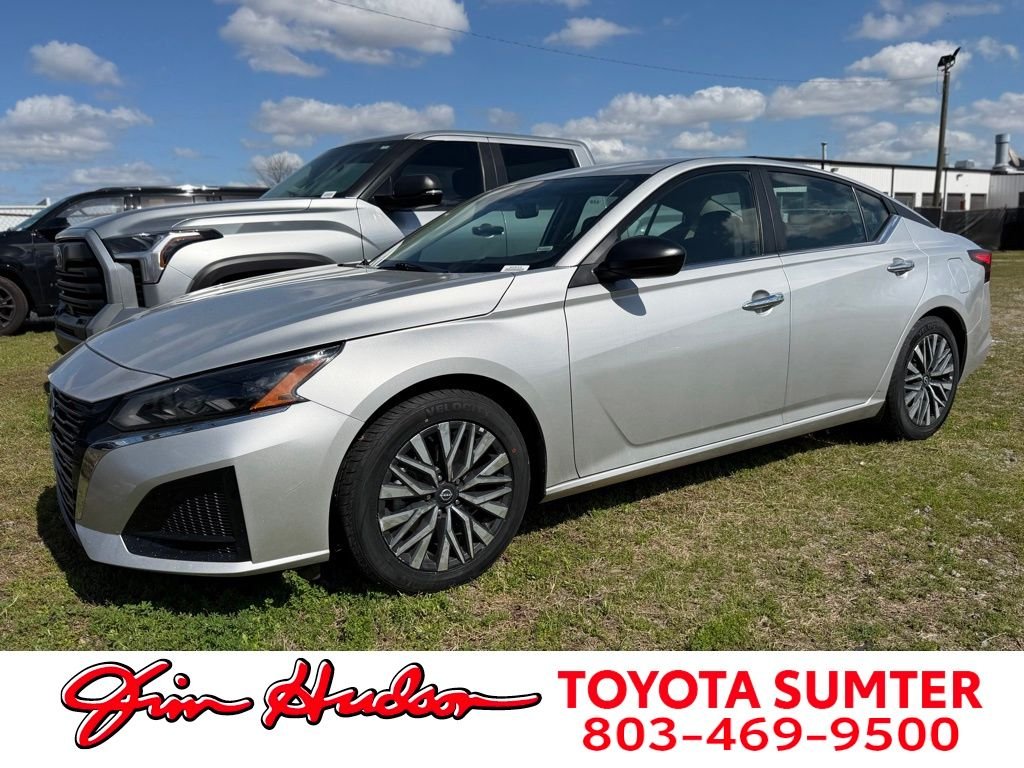 2024 Nissan Altima SV