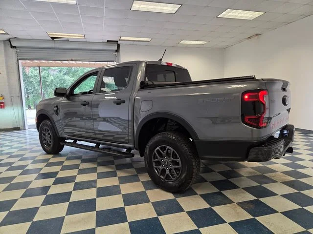 Used 2025 Gray Ford XLT image 5