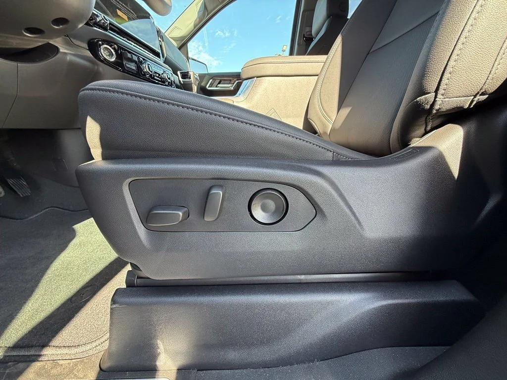 New 2026 Sterling Metallic GMC SLT image 34
