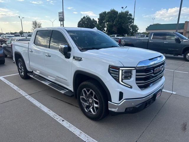 Certified Used 2025 White GMC SLT image 4