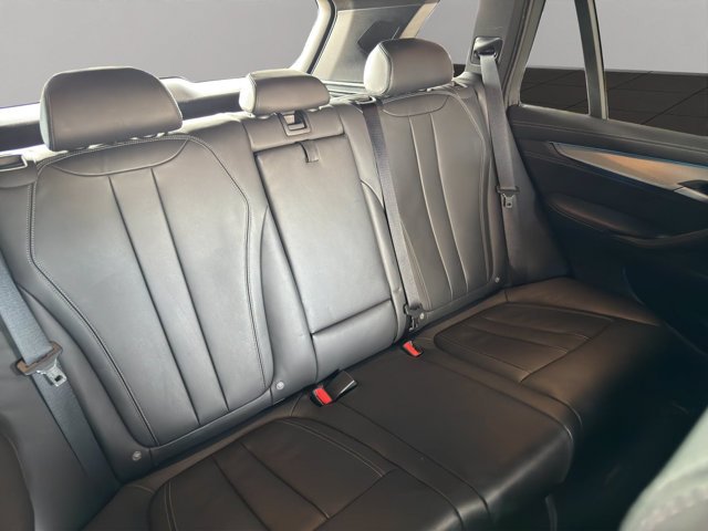 Used 2018 Black BMW  image 21