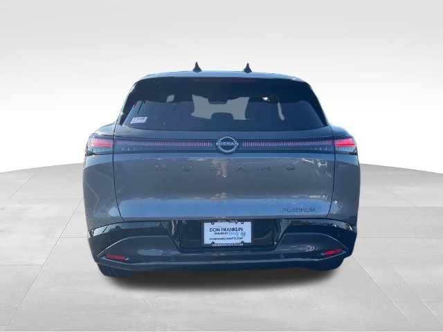 New 2027 Gray Nissan Platinum image 4