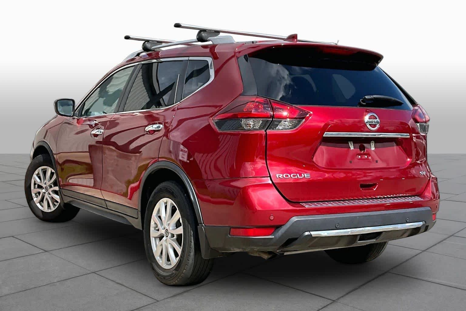 Used 2019 Scarlet Ember Tintcoat Nissan SV image 11