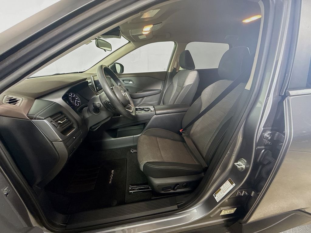 Used 2023 Gun Metallic Nissan SV image 20