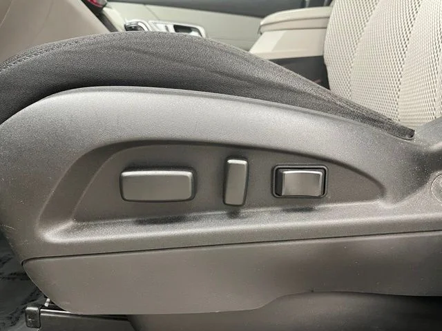 Used 2014 Black GMC  image 12
