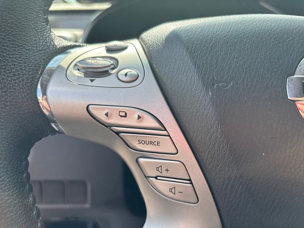 Used 2015 Red Nissan SV image 21