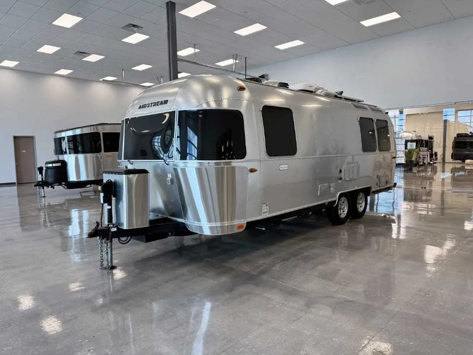Used 2021 SILVER AIRSTREAM  image 6