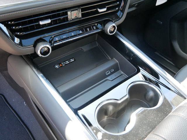 2026 Chevrolet Suburban High Country - Photo 13