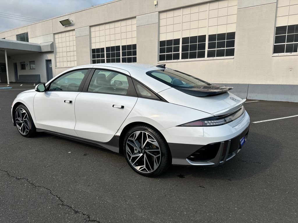Certified Used 2025 White Hyundai SEL image 4