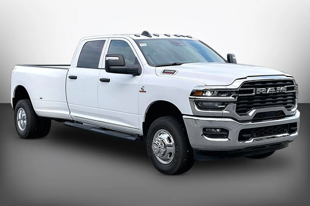 New 2026 Bright White Clear-Coat Exterior Paint RAM Tradesman image 2