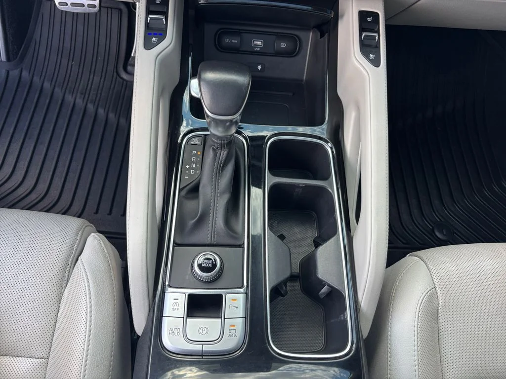 Used 2022 Purple Kia SX image 33