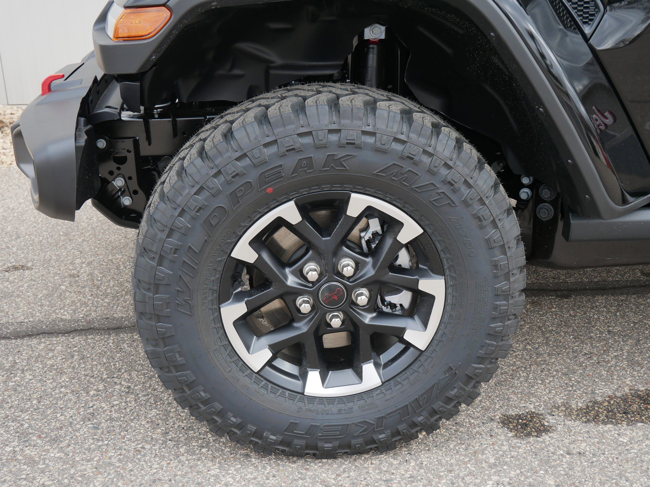 New 2026 Black Clear-Coat Exterior Paint Jeep Rubicon image 6