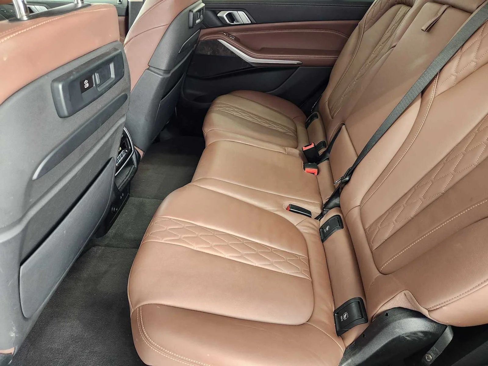 Used 2022 Mineral White Metallic BMW xDrive40i image 18