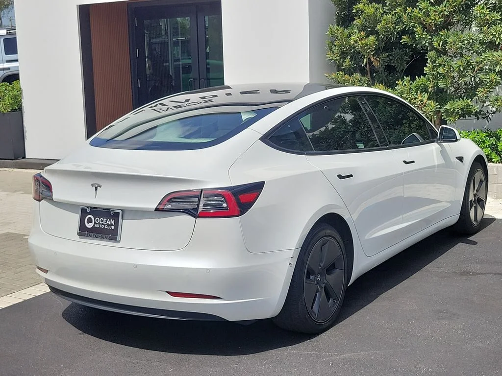 Used 2021 White Tesla Standard Range Plus image 4