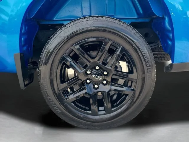 Used 2025 Riptide Blue Metallic Chevrolet Custom image 31
