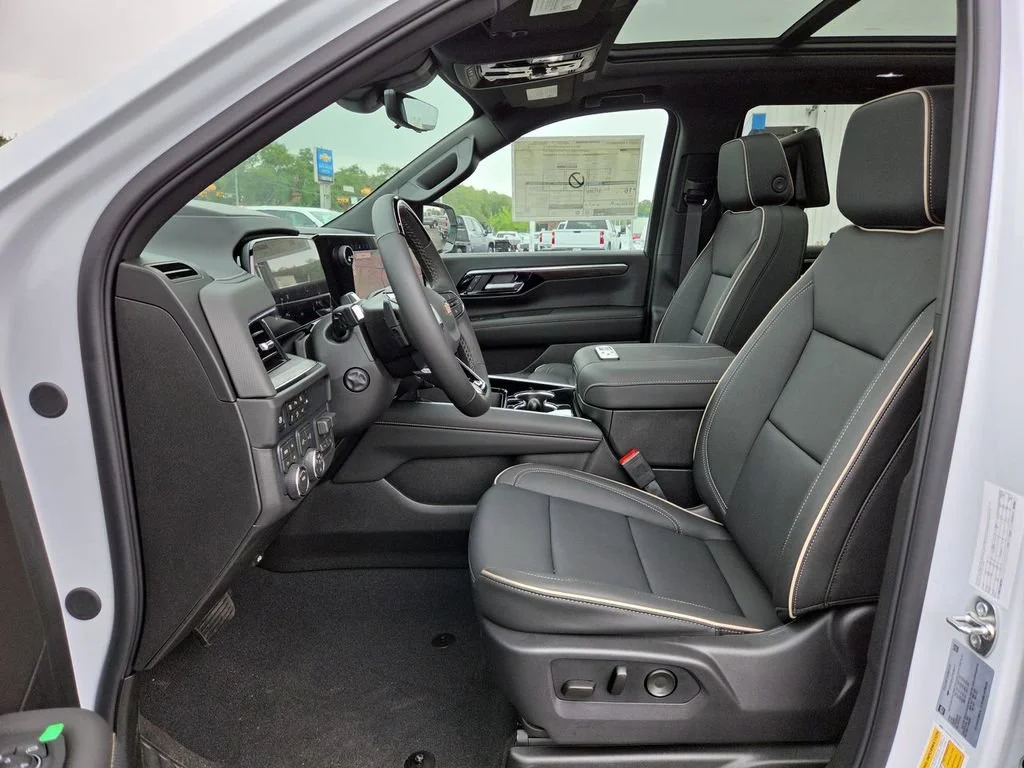 New 2026 Polar White Tricoat Chevrolet Premier image 12