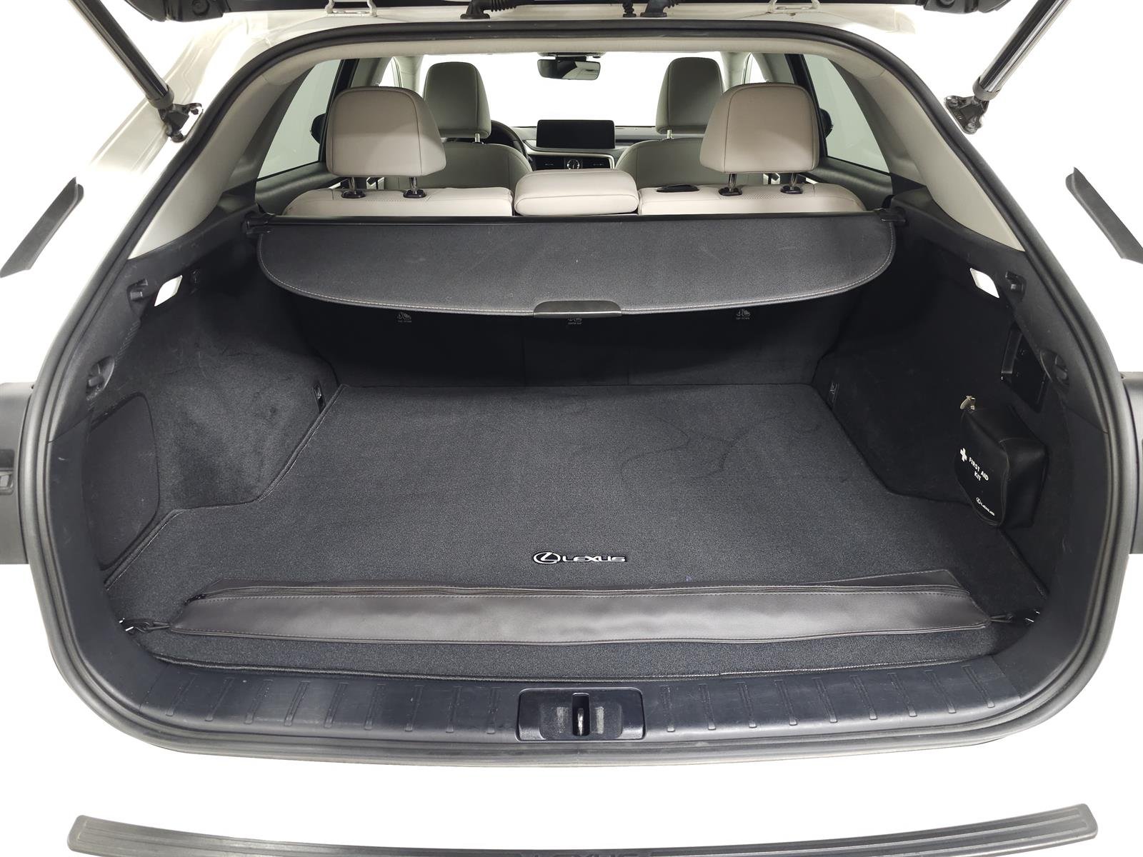 Certified Used 2020 White Lexus  image 7