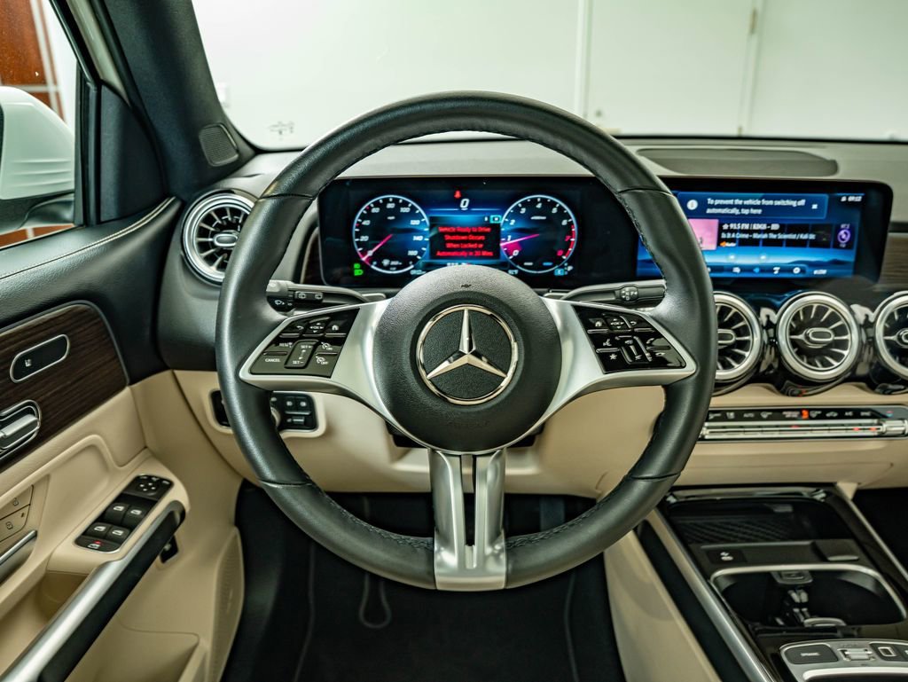 Certified Used 2026 Polar White Mercedes-Benz GLB 250 image 24