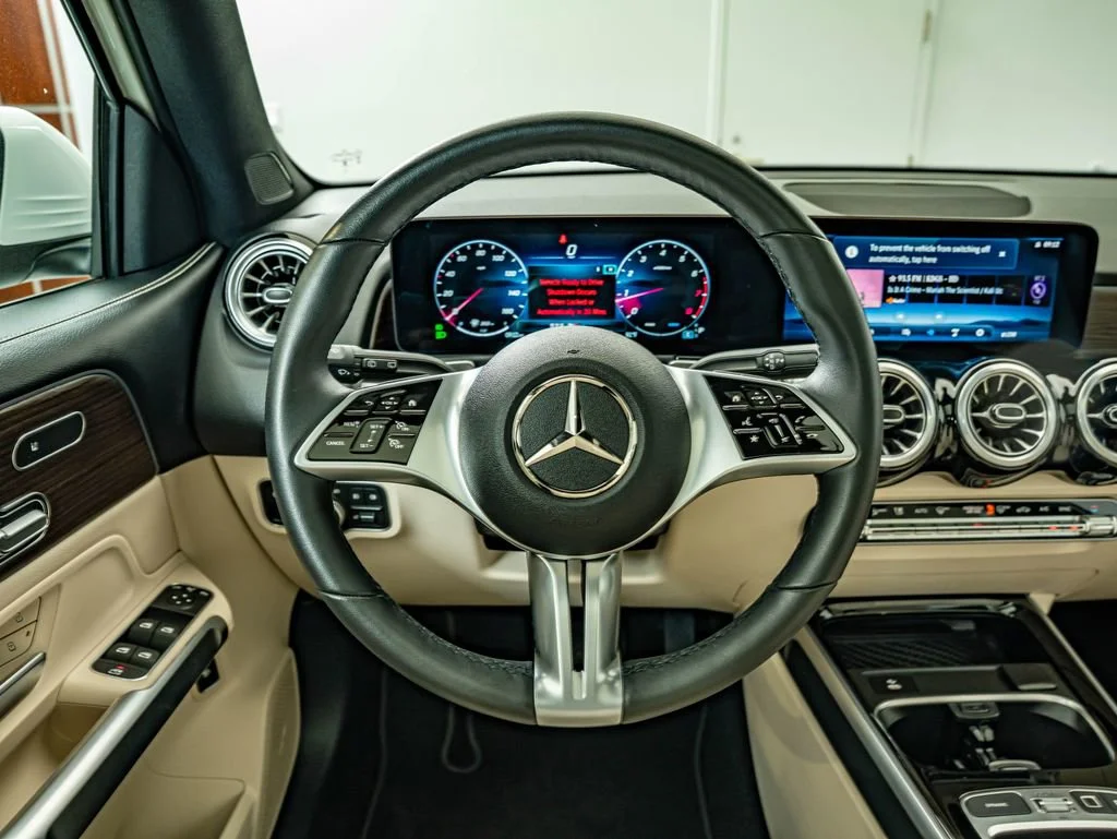 Used 2026 Polar White Mercedes-Benz GLB 250 image 24