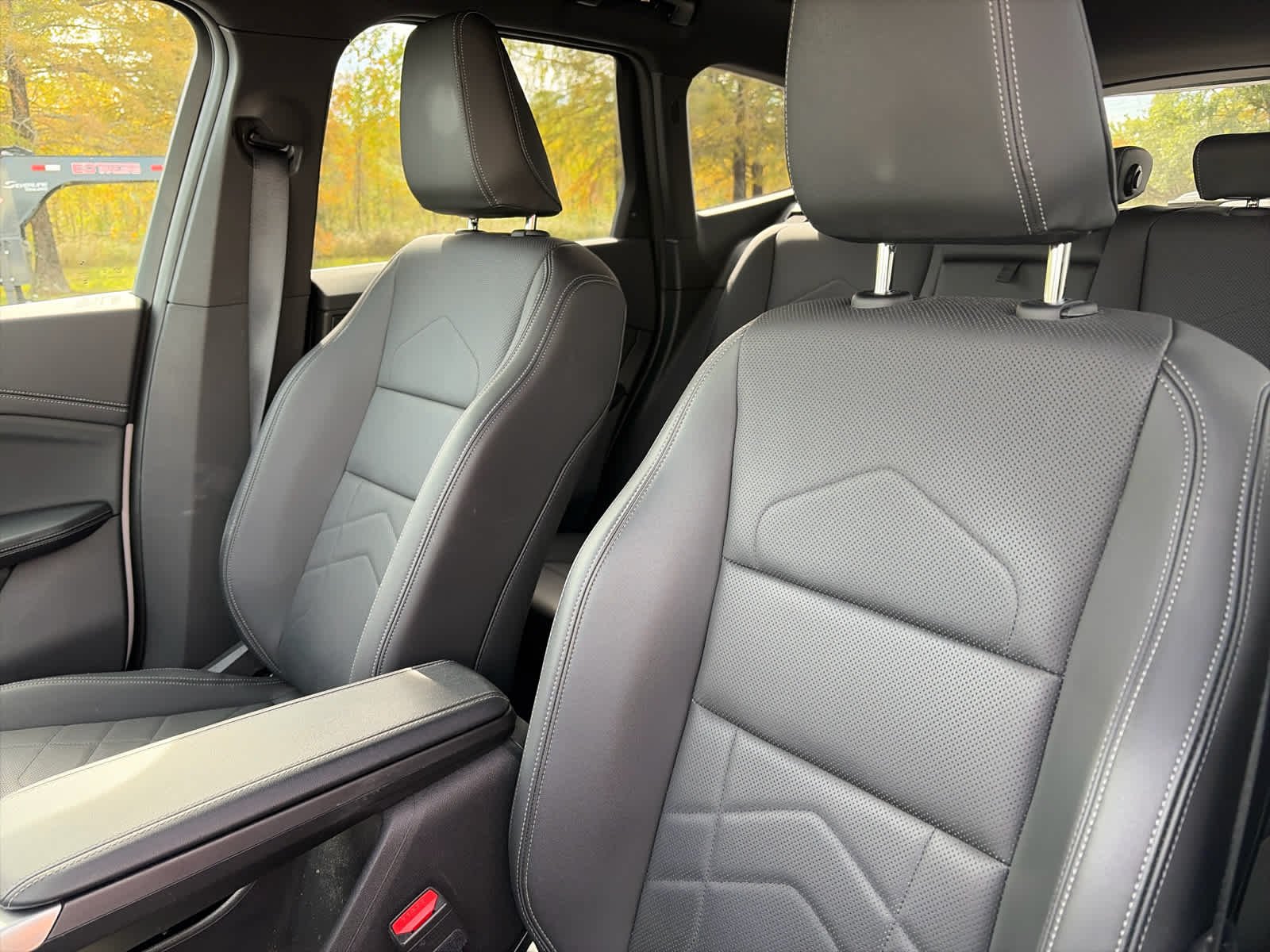 Used 2023 Mineral White Metallic BMW xDrive28i image 7