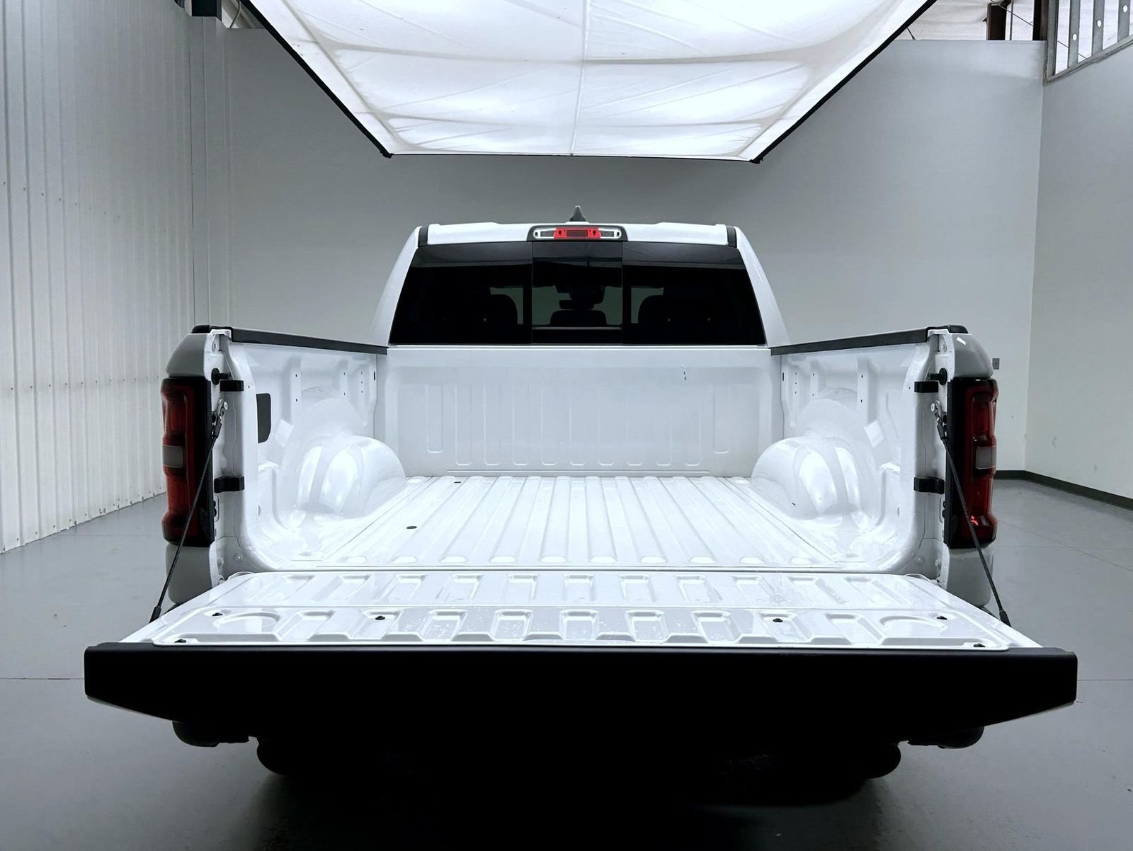 New 2026 Bright White Clear-Coat Exterior Paint RAM Warlock image 21
