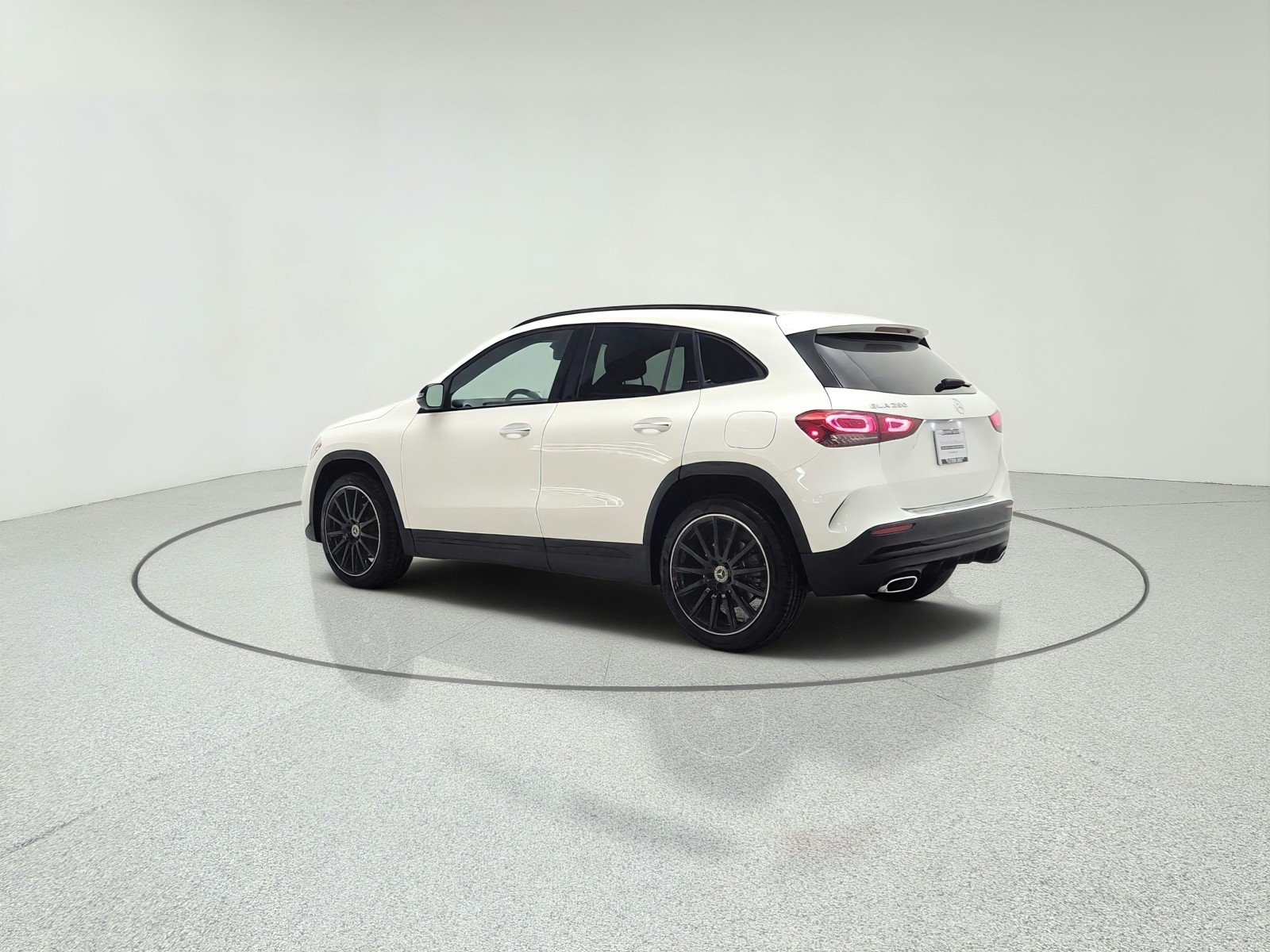 Used 2023 Polar White Mercedes-Benz GLA 250 SUV image 7