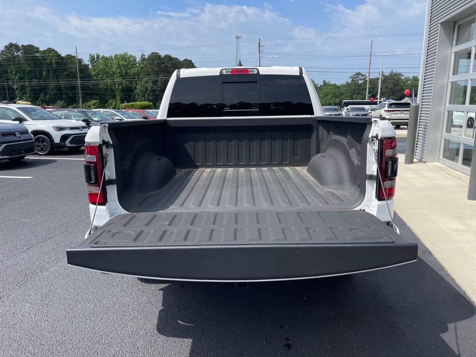 Used 2022 White RAM Big Horn image 14