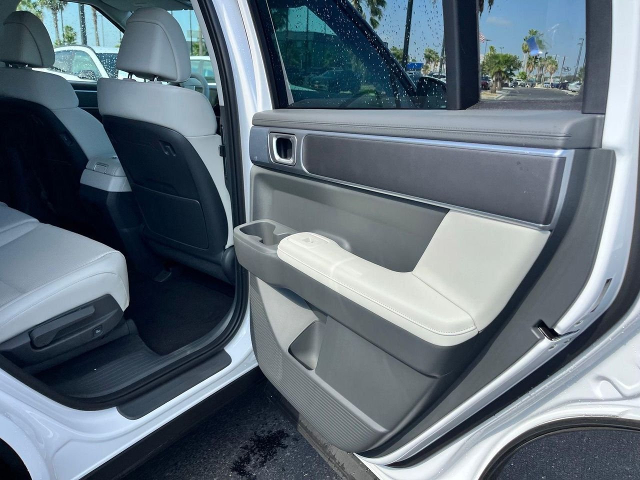 New 2027 White Hyundai SEL image 19