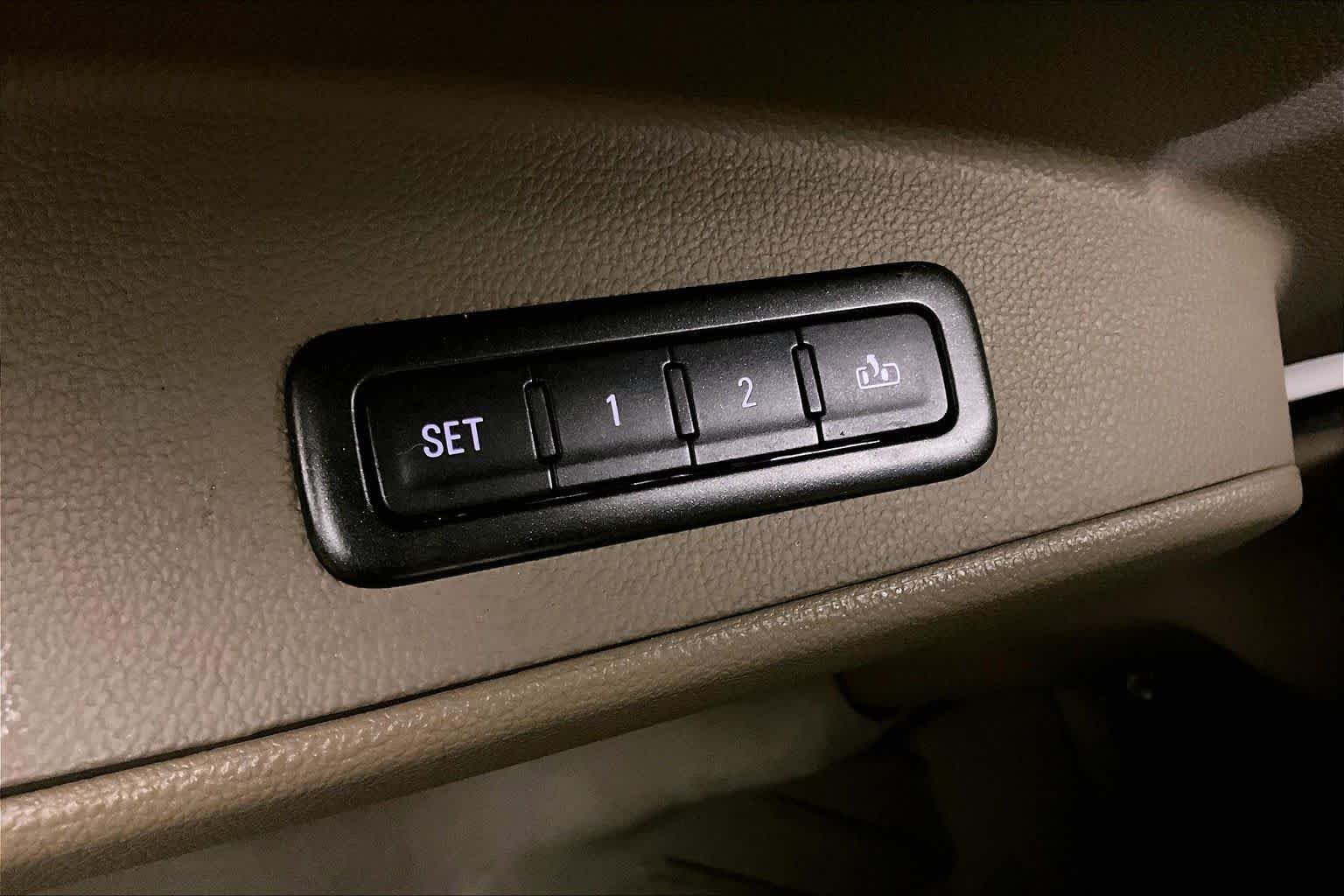 Used 2015 Summit White Chevrolet LT image 32