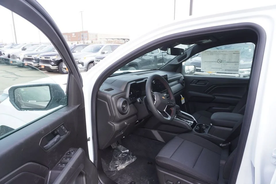 2025 Chevrolet Colorado Work Truck - Photo 10